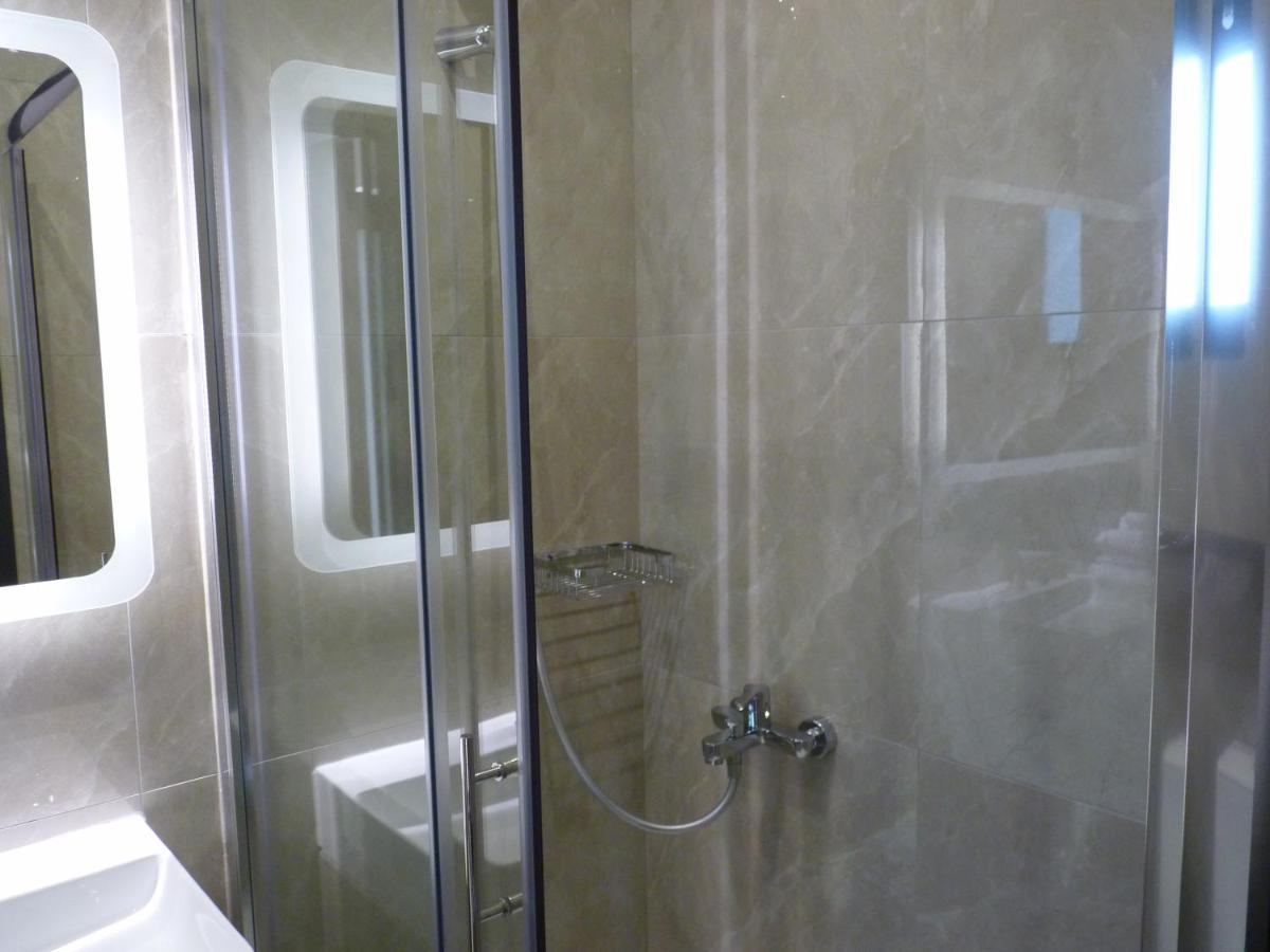 Comfort Suites & Rooms Larissa Esterno foto