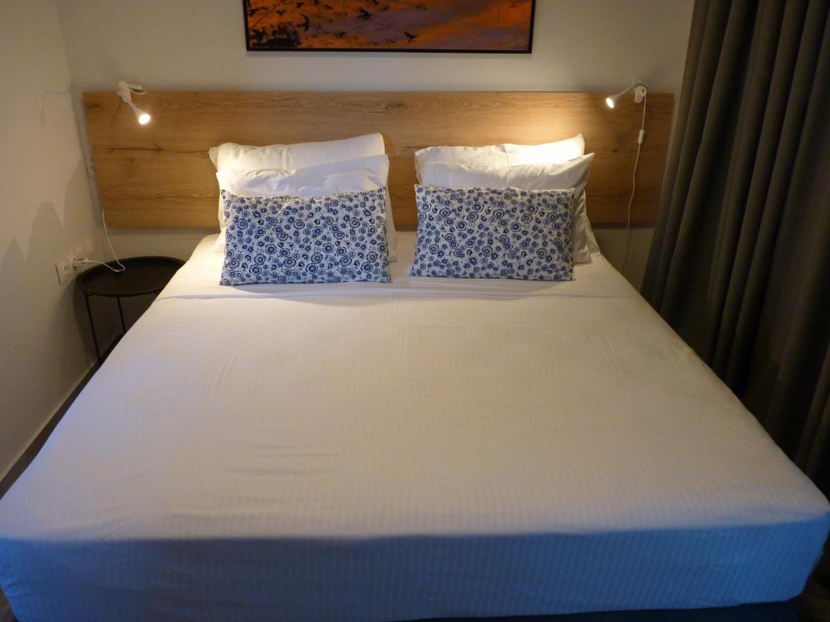 Comfort Suites & Rooms Larissa Esterno foto