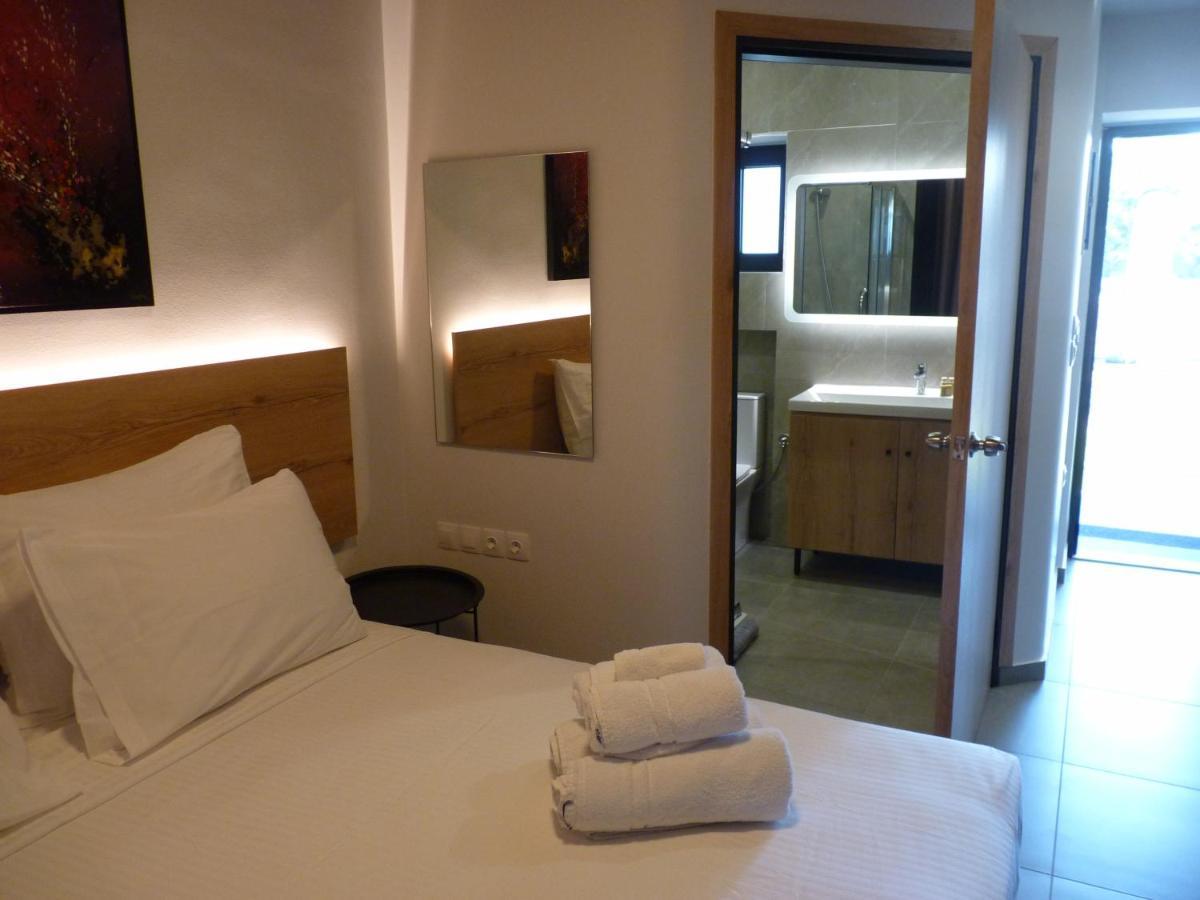 Comfort Suites & Rooms Larissa Esterno foto