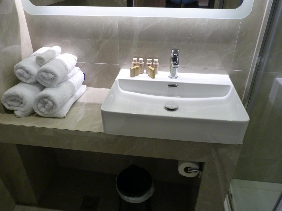 Comfort Suites & Rooms Larissa Esterno foto